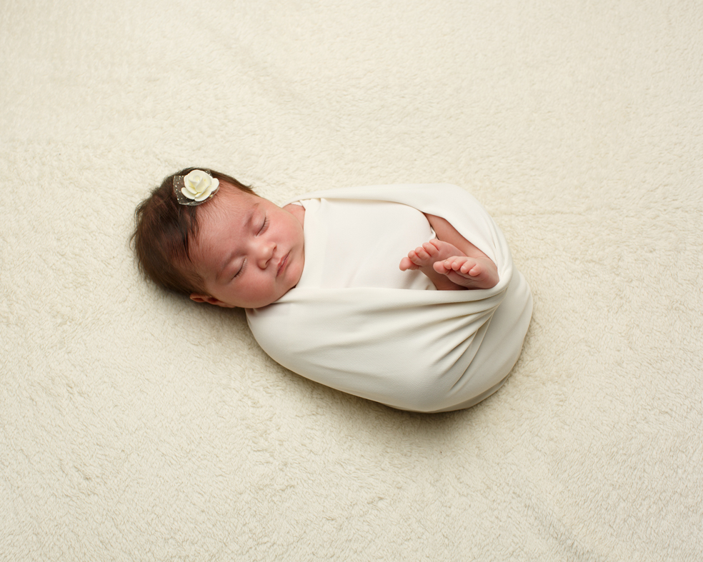 بهترین زمان برای عکاسی از نوزاد بازه 7 تا 15 روزگی میباشد.
